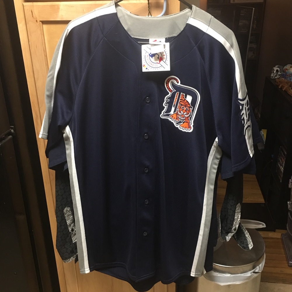 Majestic official mlb Detroit Tigers Jersey.